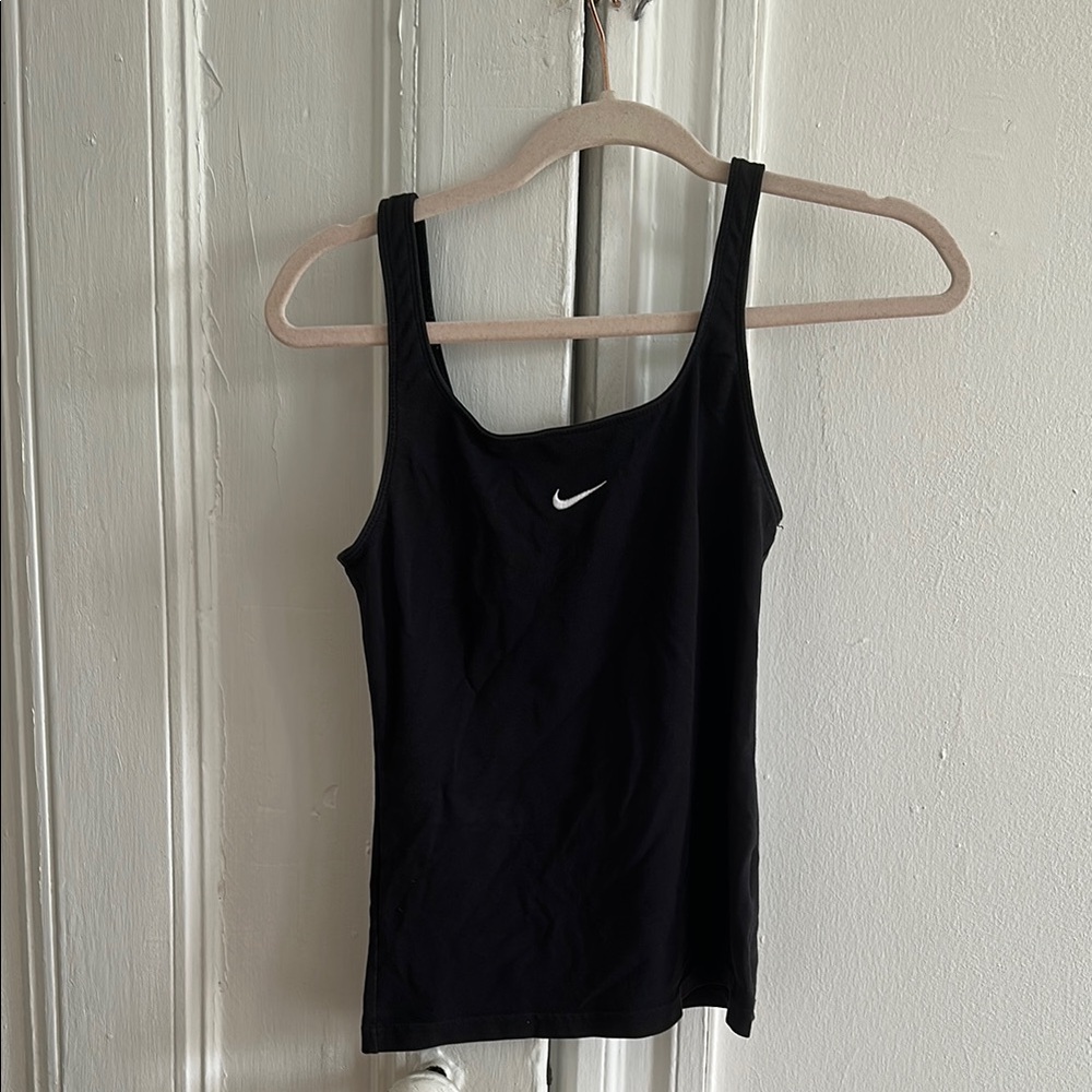 Nike Black Fitted Sleeveless Tank Top - Picture 2 of 4